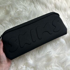 NEW Skims Neoprene Zip Pouch | Black Onyx